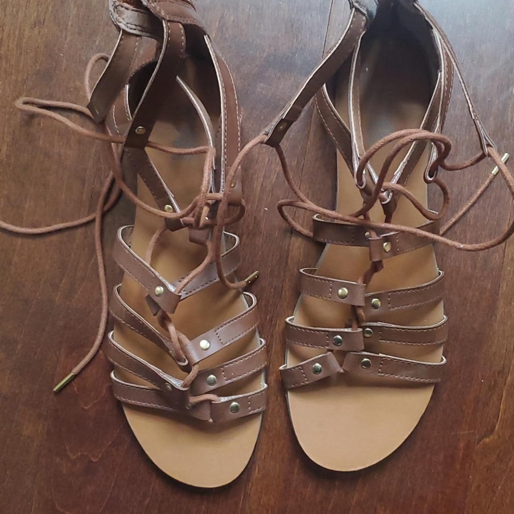 Women - Picture 7 of 8